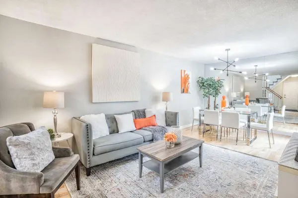 63 Barrett CRES #Main, Ajax, ON L1T 2C5