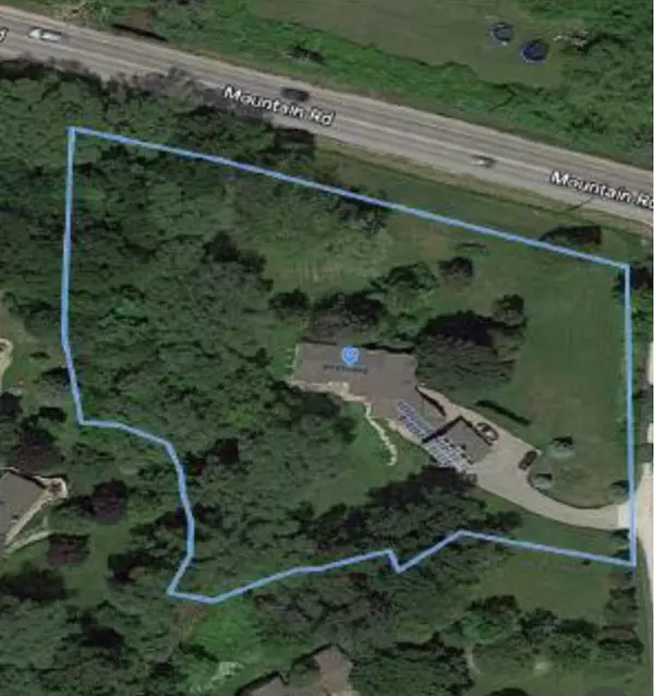 Collingwood, ON L9Y 5G3,640 Mountain RD