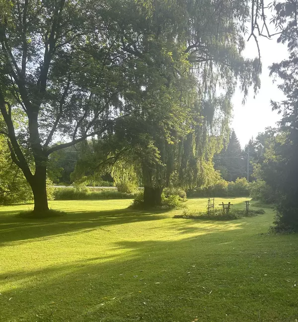 Collingwood, ON L9Y 5G3,640 Mountain RD