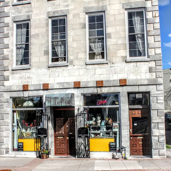 Belleville, ON K8N 2Z9,395 Front ST
