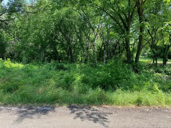 149 Lake Creek Drive, Mabank, TX 75156