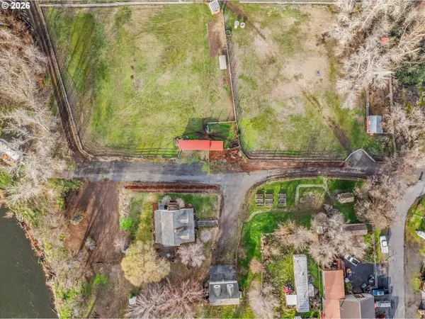 10 W SPRAGUE ST, Echo, OR 97826