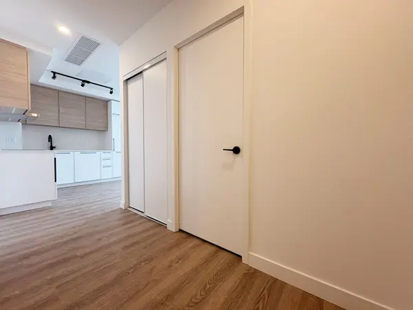 Toronto E02, ON M4L 0B7,1050 Eastern AVE #1705