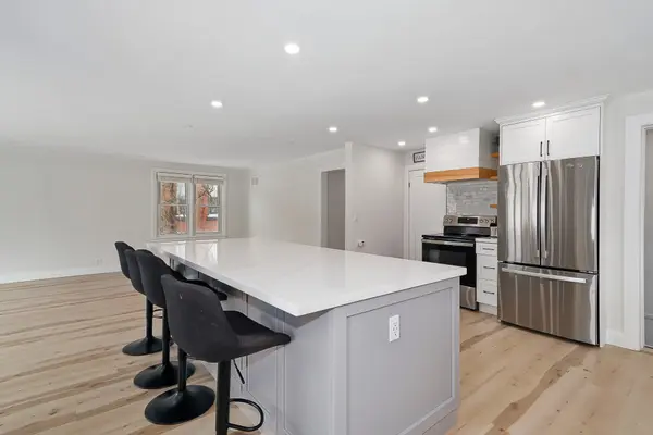 Collingwood, ON L9Y 3S3,141 Minnesota ST