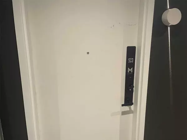 Mississauga, ON L5B 0M3,3900 Confederation Pkwy #523