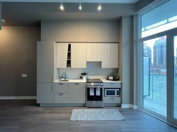 Mississauga, ON L5B 0M3,3900 Confederation Pkwy #523