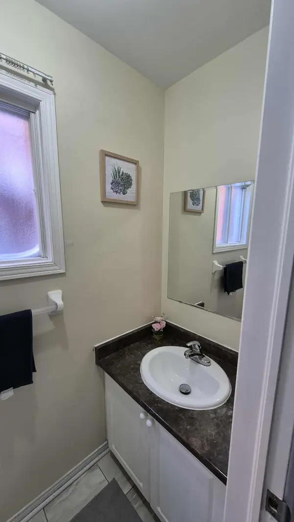 Brampton, ON L6R 1P9,124 Desert Sand DR