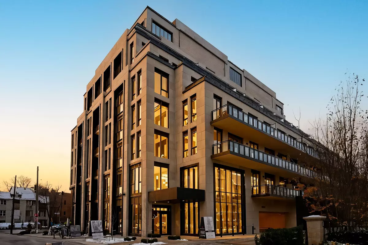 Toronto C02, ON M4V 0B7,2 Forest Hill RD #607