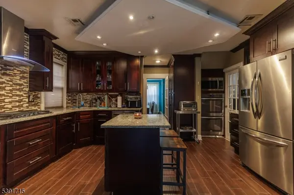 826 Cross Ave, Elizabeth City, NJ 07208