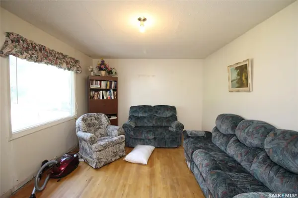 810 2nd AVENUE S, Simmie, SK S0N 2N0