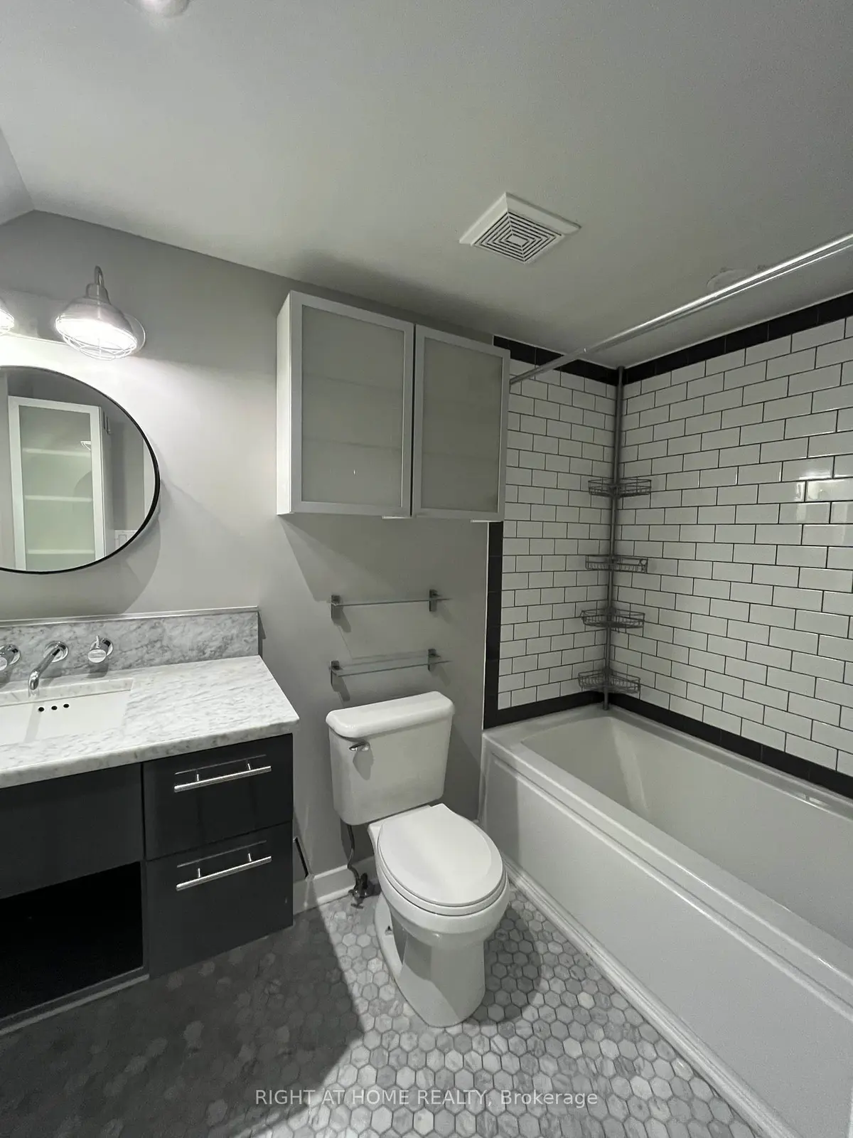 Toronto C08, ON M5B 2C2,325 Jarvis ST #32