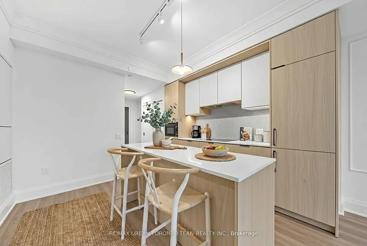 Toronto C01, ON M5V 2N4,123 Portland ST #1008