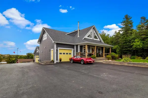 38 Hands Road, Conception Bay South, NL A1X 5A2