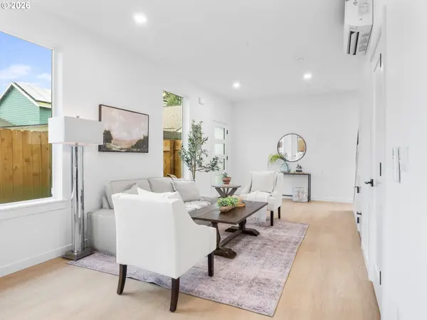 Portland, OR 97206,5305 SE Malden ST #2