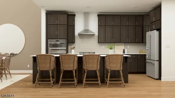 64 Eastwood Ter, East Hanover Twp., NJ 07936