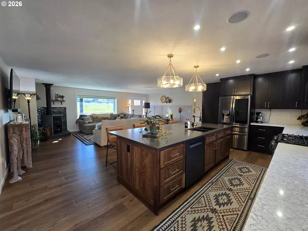 Dufur, OR 97021,230 HOGANS ALY