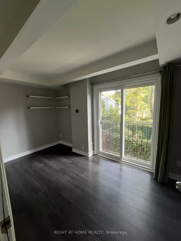 Toronto C08, ON M5B 2C2,325 Jarvis ST #32