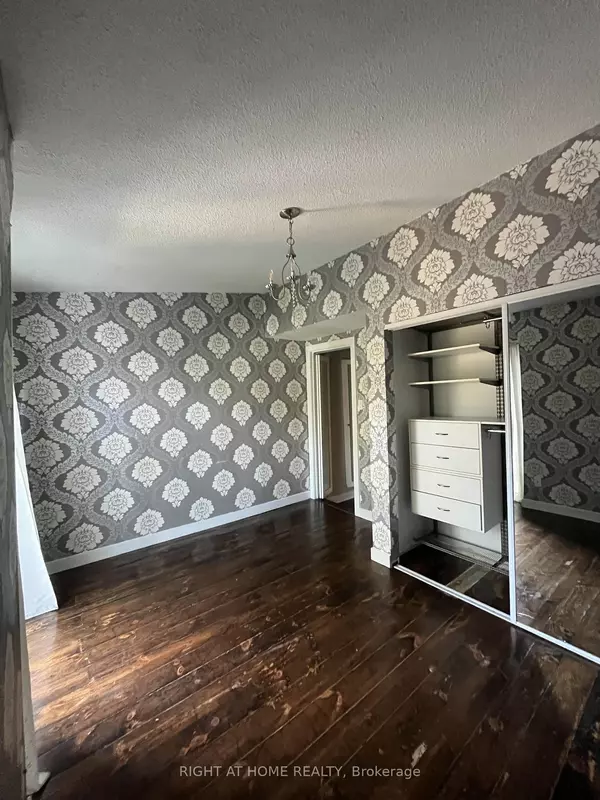 Toronto C08, ON M5B 2C2,325 Jarvis ST #32