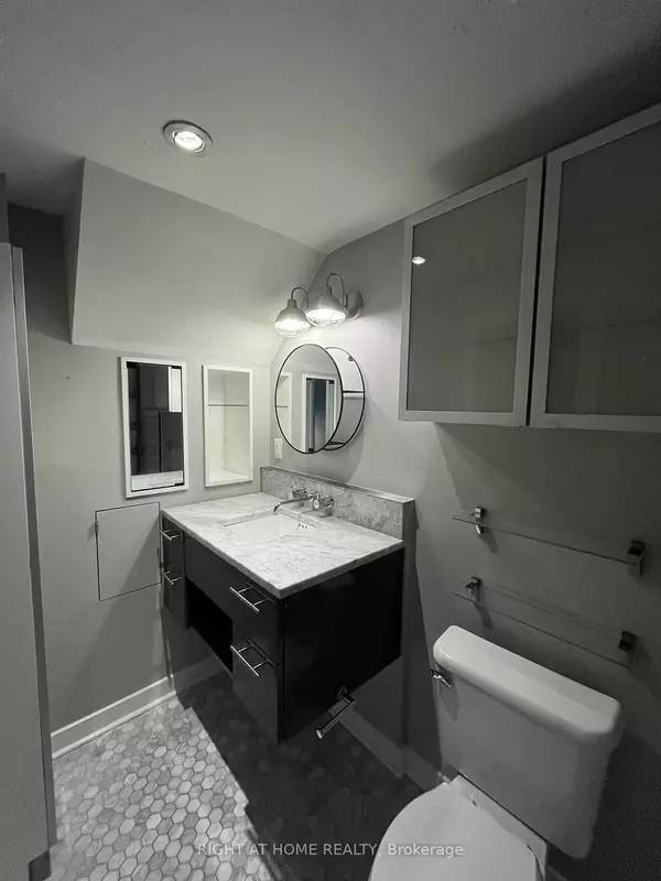 Toronto C08, ON M5B 2C2,325 Jarvis ST #32