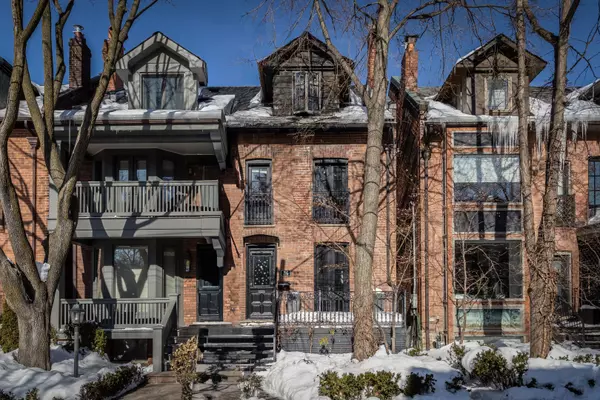 36 Gibson AVE, Toronto C09, ON M5R 1T5