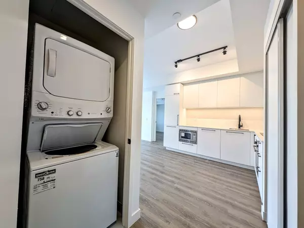 Toronto E02, ON M4L 0B7,1050 Eastern AVE #1009