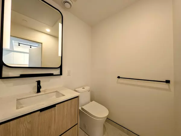 Toronto E02, ON M4L 0B7,1050 Eastern AVE #1009