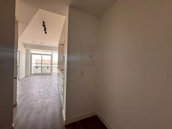 Toronto E01, ON M4L 0B7,1050 Eastern AVE #314