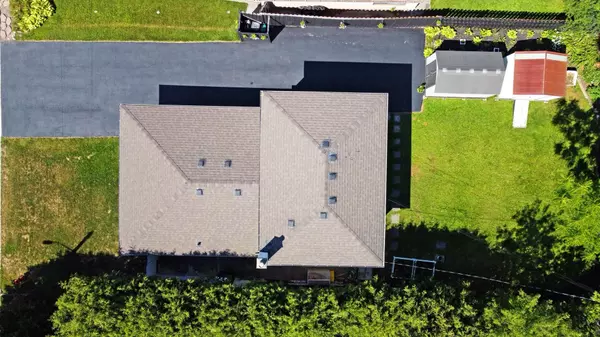 Aurora, ON L4G 2Y3,26 Kemano RD