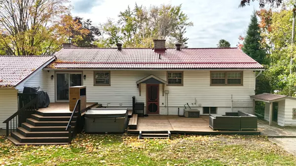 Clearview, ON L0M 1S0,234 Oak ST