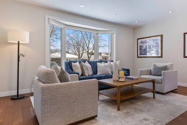 720 Mullin WAY, Burlington, ON L7L 4J7