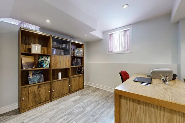 65 Ashdale RD, Brampton, ON L6Y 5M9