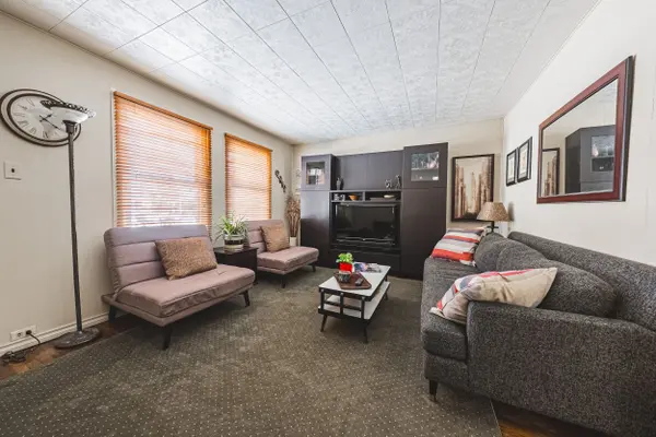 28 Munn ST, Hamilton, ON L8V 1J9