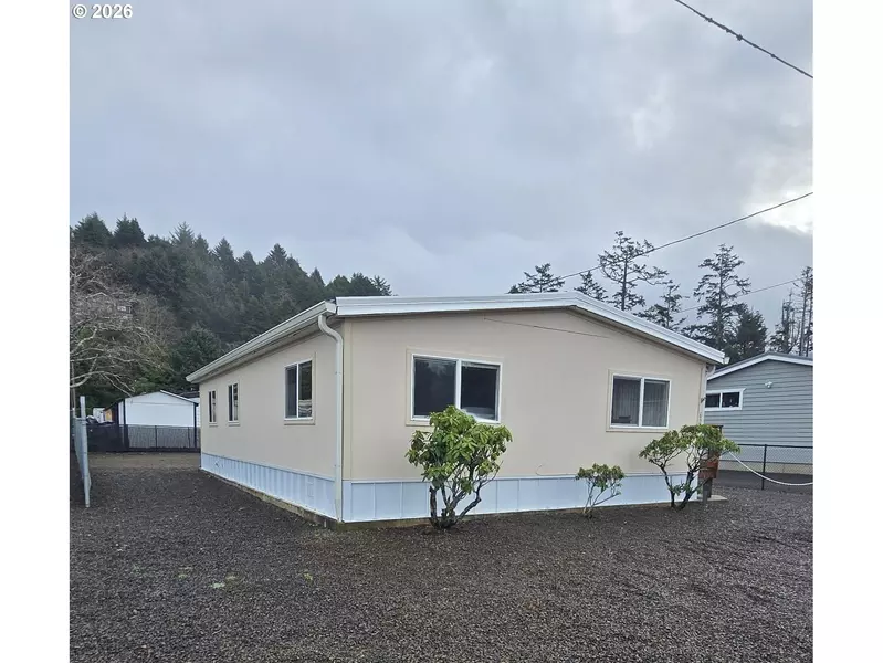 624 S Dolphin ST S, Rockaway Beach, OR 97136
