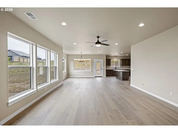 941 SAND PINES AVE, Sutherlin, OR 97479