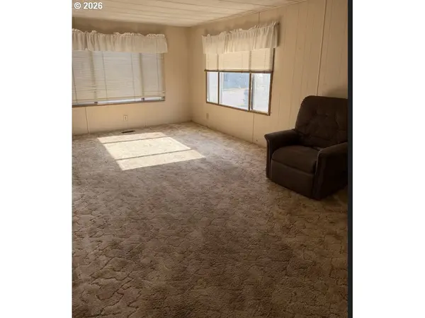 15411 SE MILL PLAIN BLVD #C8, Vancouver, WA 98684