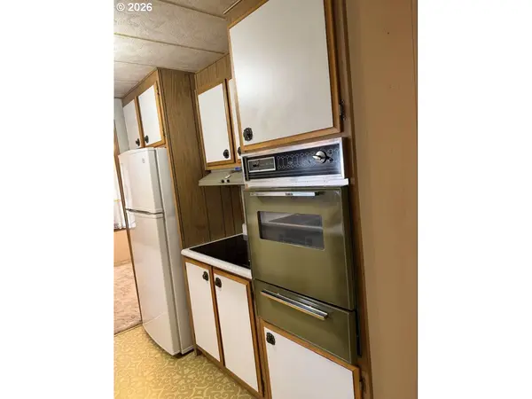 15411 SE MILL PLAIN BLVD #C8, Vancouver, WA 98684