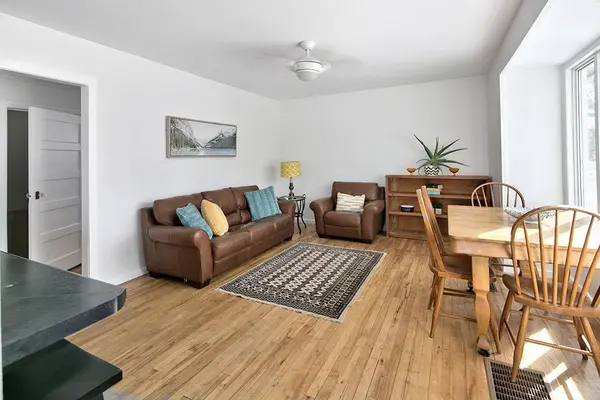 Collingwood, ON L9Y 2S6,497 Maple ST