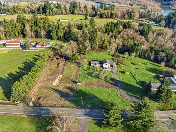 334 Sandy Bend RD, Castle Rock, WA 98611