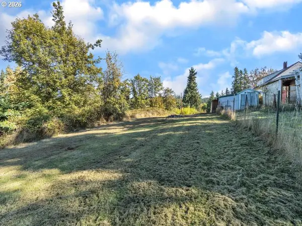 698 Grandview AVE, Scotts Mills, OR 97375