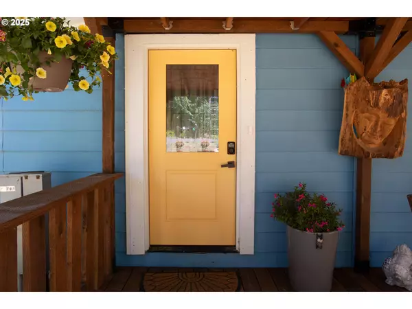 Florence, OR 97439,89521 SHORE CREST DR