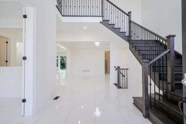 East Gwillimbury, ON L9N 0W4,106 Silk Twist DR