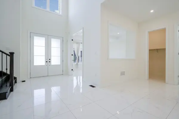 East Gwillimbury, ON L9N 0W4,106 Silk Twist DR