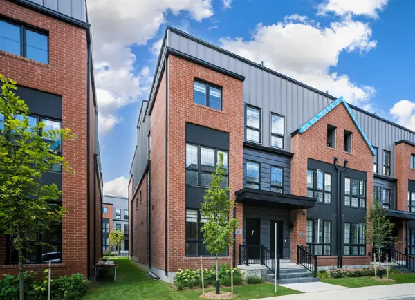 22 Chesley ST, Vaughan, ON L4J 0M1