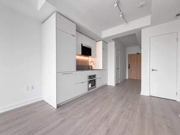 Mississauga, ON L5A 4C6,1 Fairview RD E #807