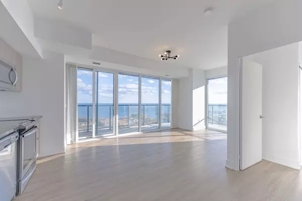 Toronto W06, ON M8V 0J1,30 Shore Breeze DR #1818