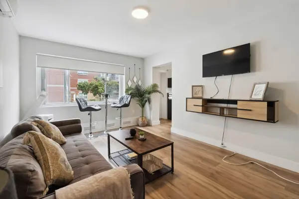 184 Murray ST, Lower Town - Sandy Hill, ON K1N 5M8