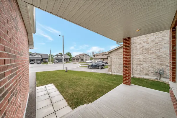 Belleville, ON K8N 0G7,54 Lanark DR