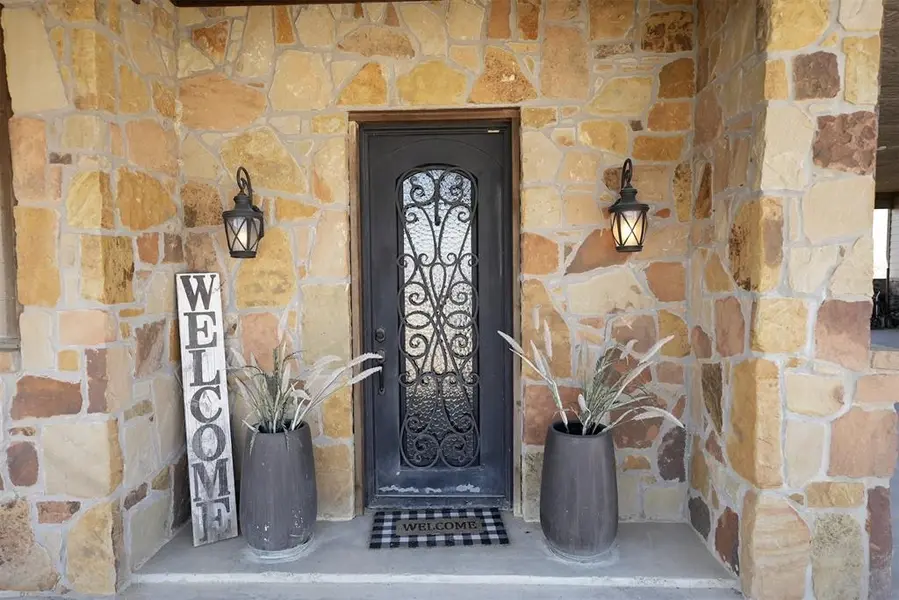 290 Barton Road, Maypearl, TX 76064