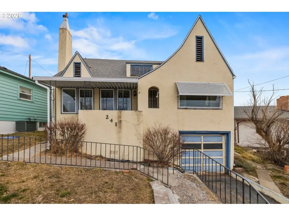 241 HILLSIDE AVE, Klamath Falls, OR 97601