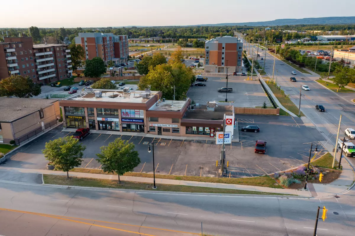 Collingwood, ON L9Y 1C1,550 FIRST ST #101